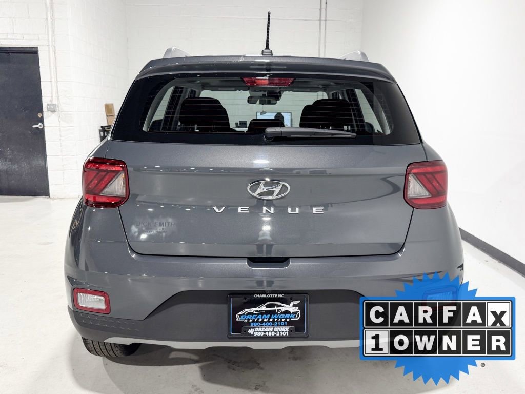 Used 2024 Hyundai Venue SEL image 8
