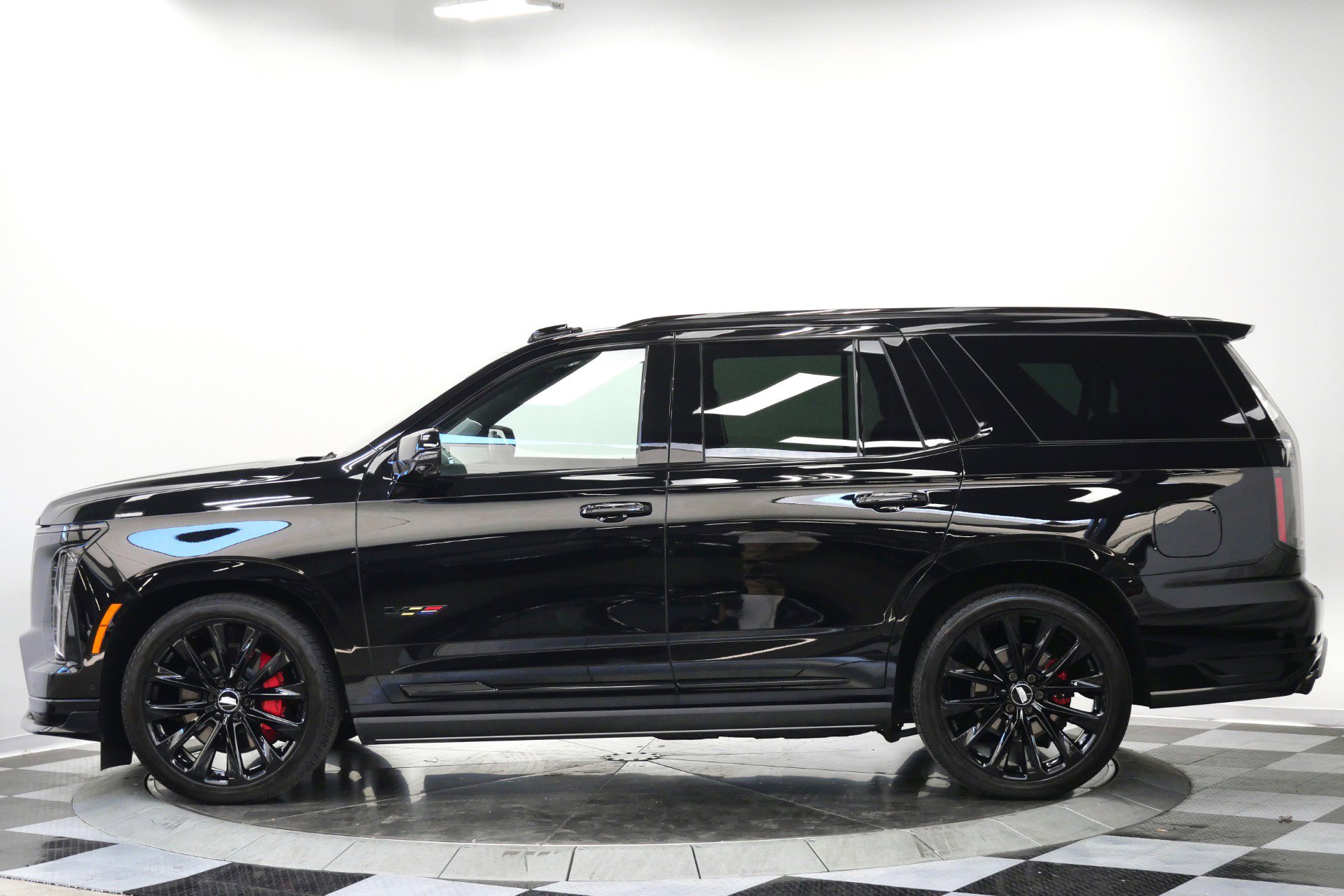 Used 2026 Cadillac Escalade V w/ LPO, ONYX Package AWD/4WD image 6