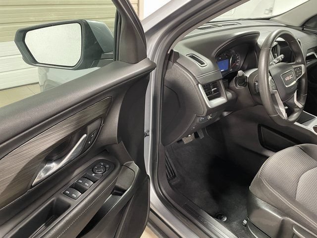 Used 2024 GMC Terrain SLE AWD/4WD image 10