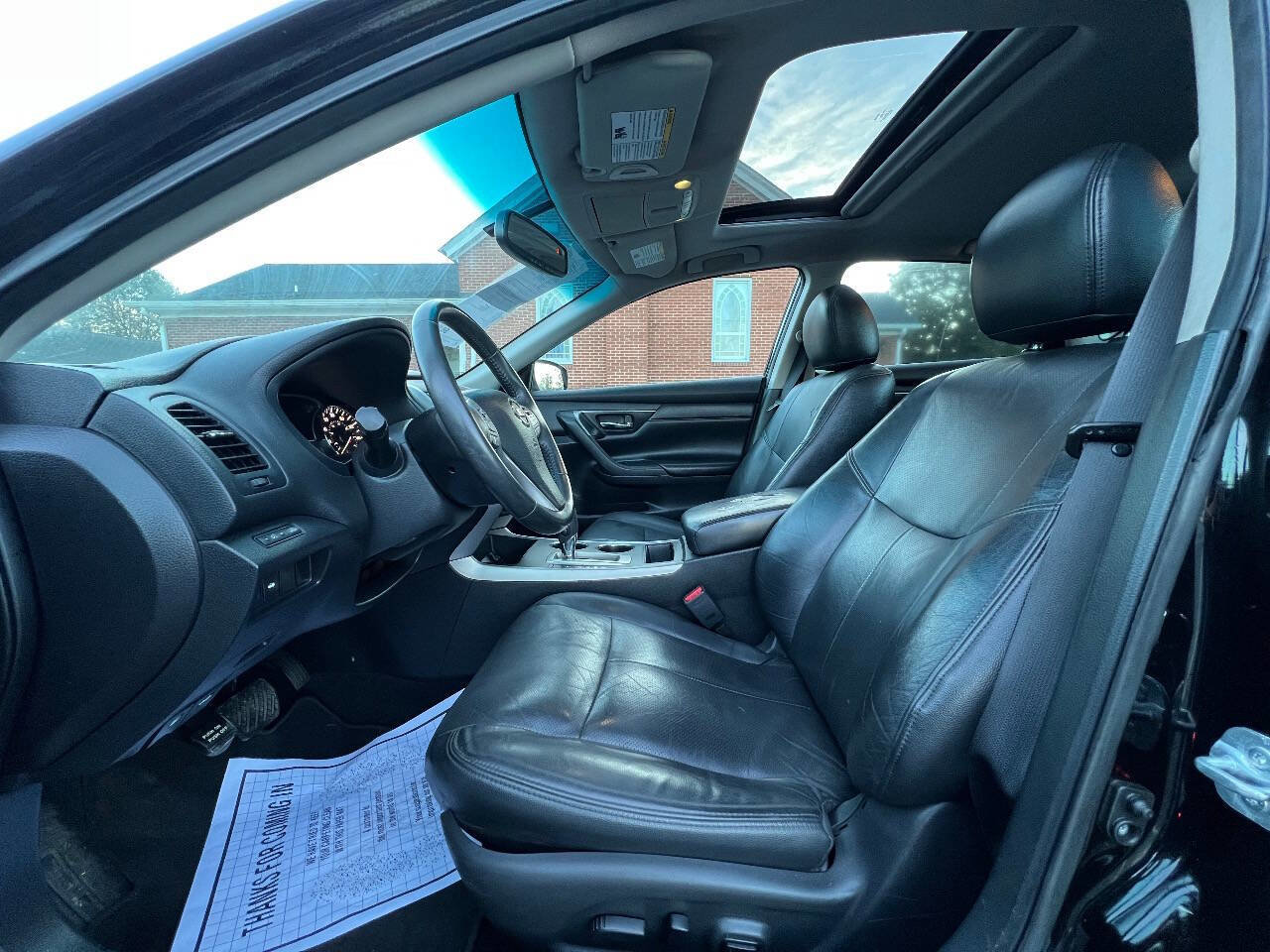 Used 2015 Nissan Altima 2.5 SV w/ Convenience Package image 12