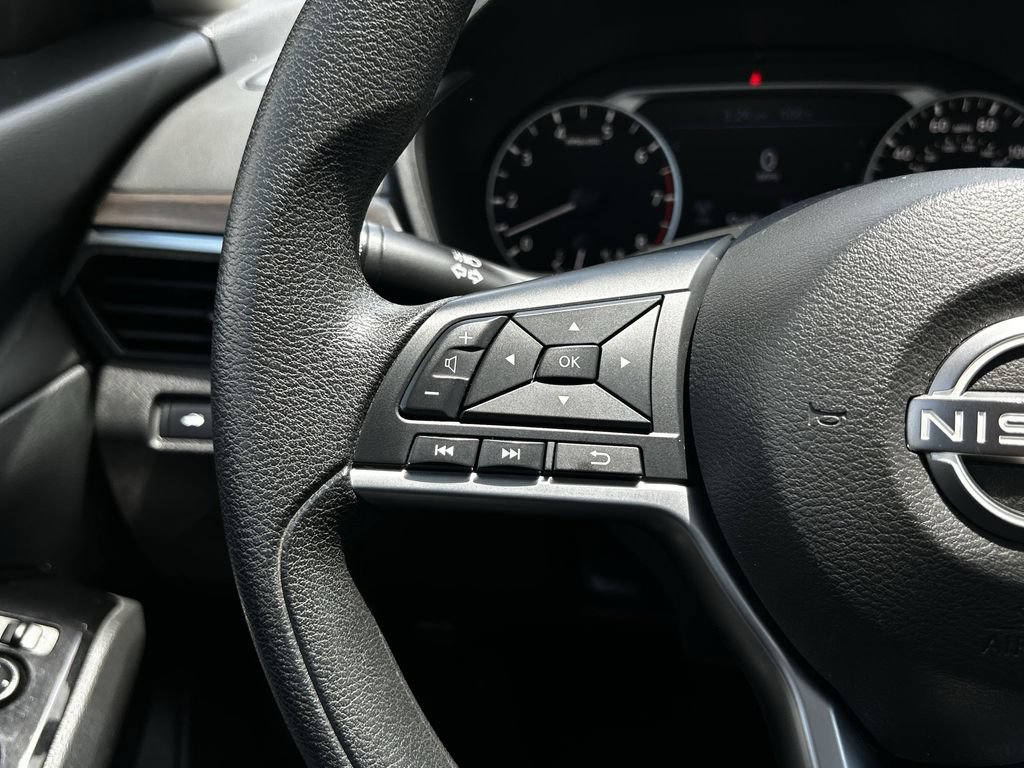 Used 2023 Nissan Altima 2.5 SV FWD image 15