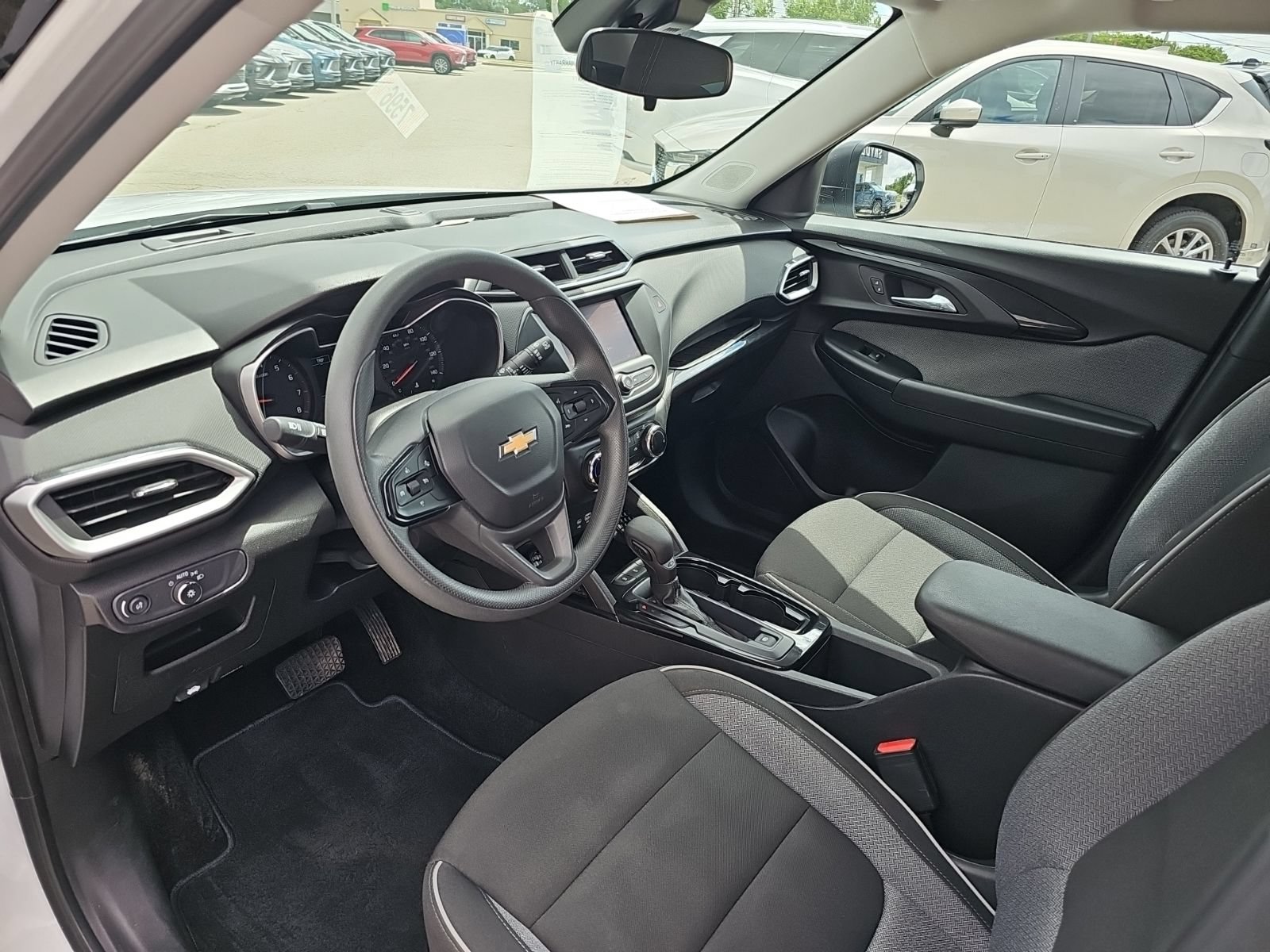 Used 2023 Chevrolet TrailBlazer LS FWD image 11