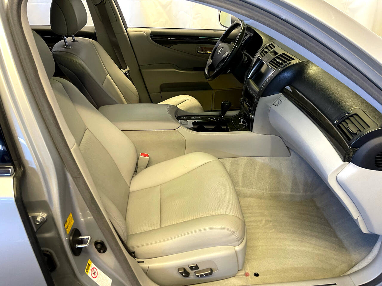 Used 2009 Lexus LS 460 image 11
