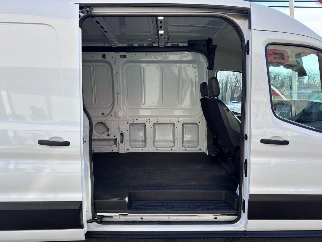 Used 2025 Ford Transit 250 Medium Roof RWD image 31