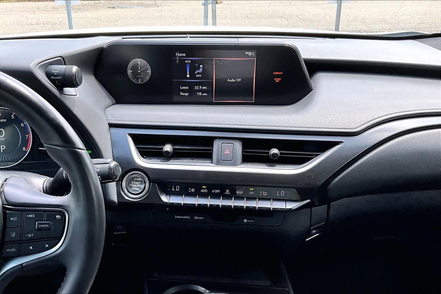 Used 2021 Lexus UX 200 w/ Accessory Package (Z1) image 7