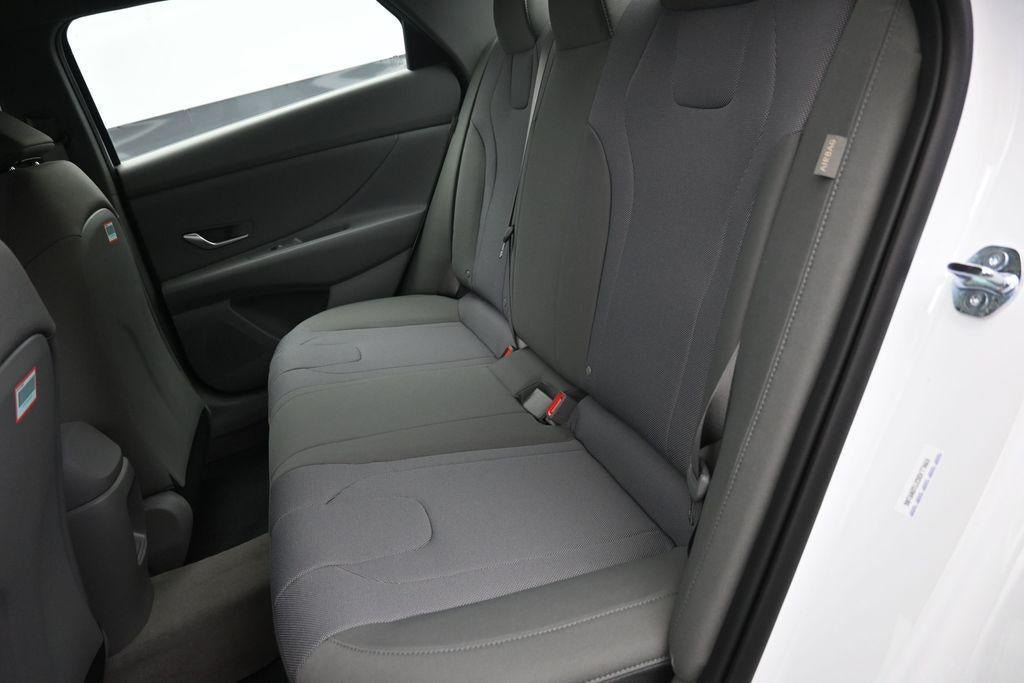 New 2026 Hyundai Elantra SE FWD image 23