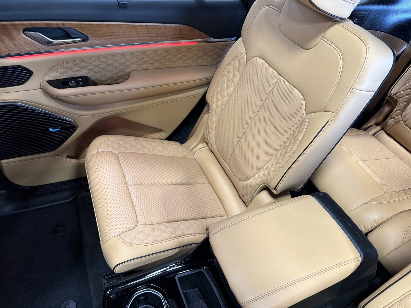 Used 2025 Jeep Grand Cherokee L Summit image 12