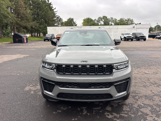 New 2027 Jeep Grand Cherokee 4WD image 10