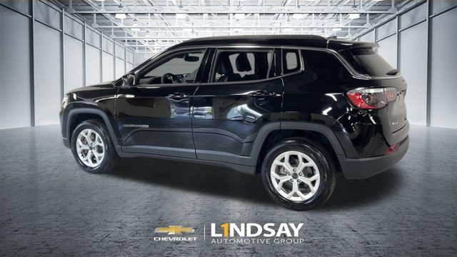 Used 2025 Jeep Compass Latitude AWD/4WD image 7