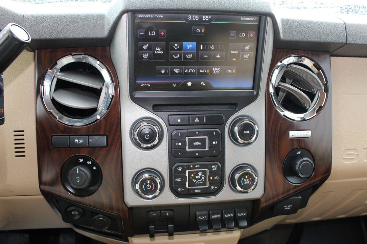 Used 2015 Ford F350 Lariat w/ Lariat Interior Package AWD/4WD image 28