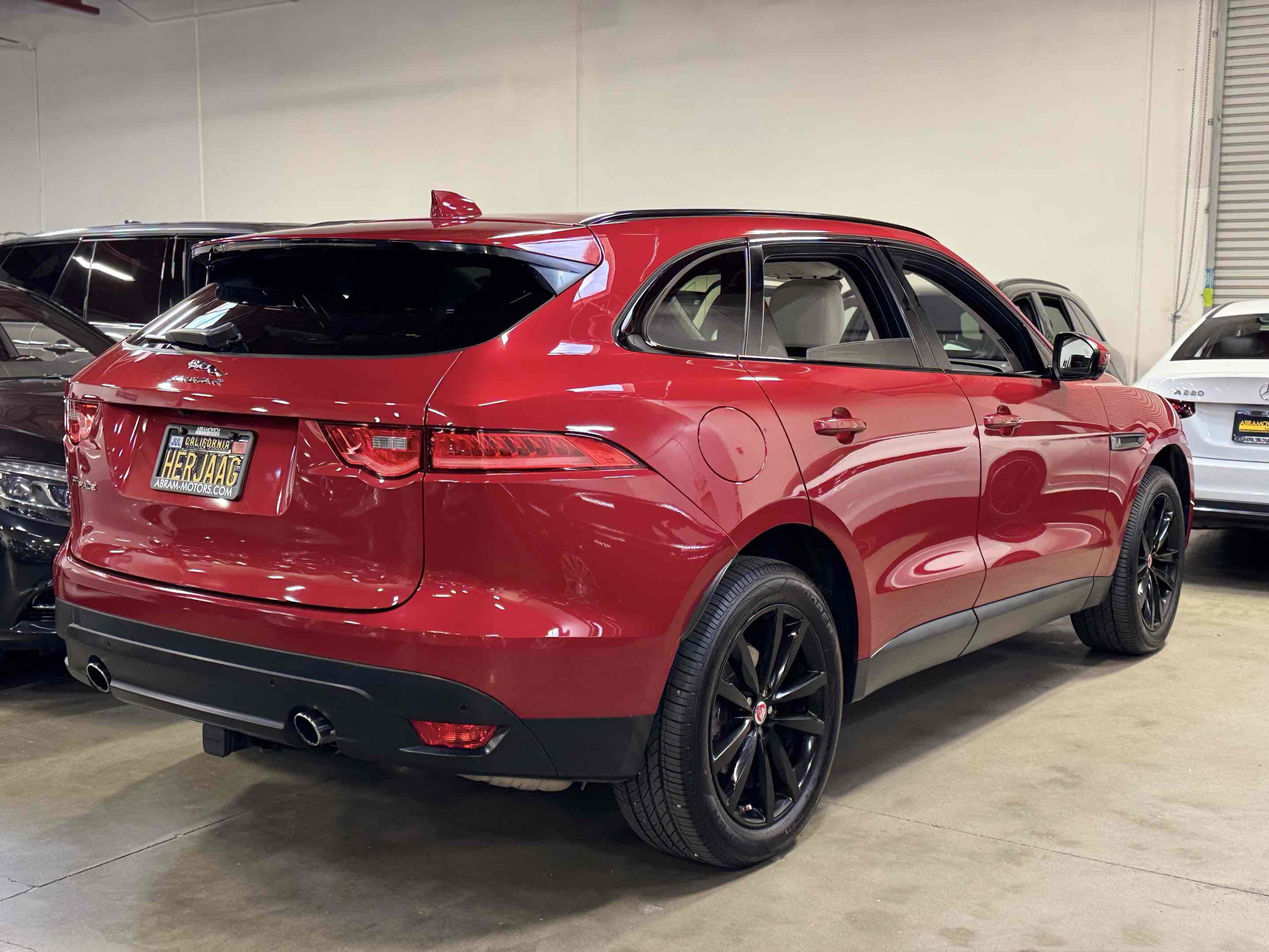 Used 2019 Jaguar F-PACE Prestige image 79