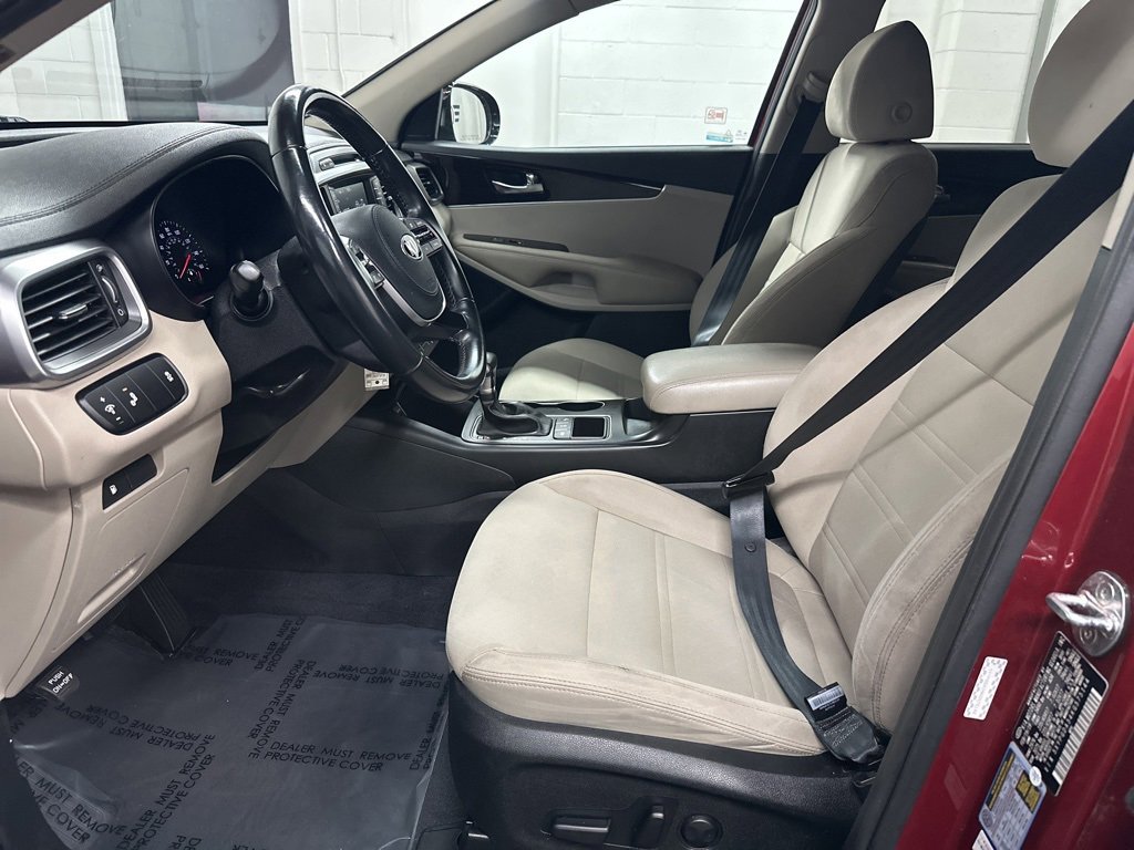 Used 2019 Kia Sorento LX w/ LX Convenience Package image 19