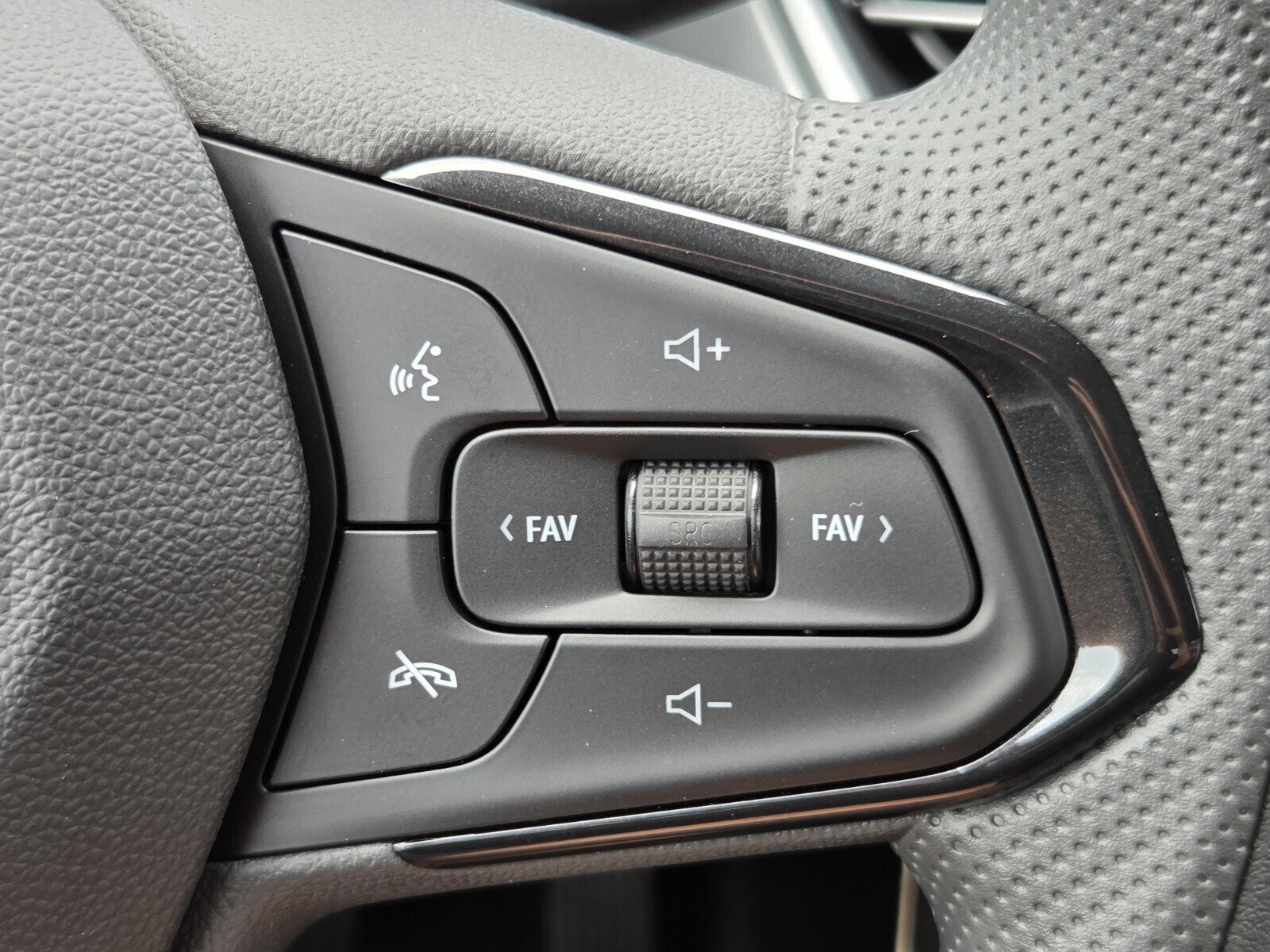 New 2026 Chevrolet Trax LS w/ Driver Confidence Package FWD image 13