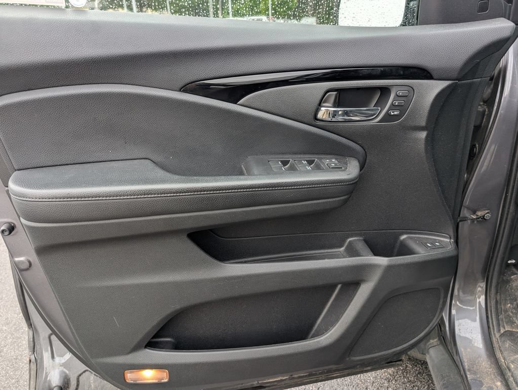 Used 2019 Honda Pilot Elite image 14