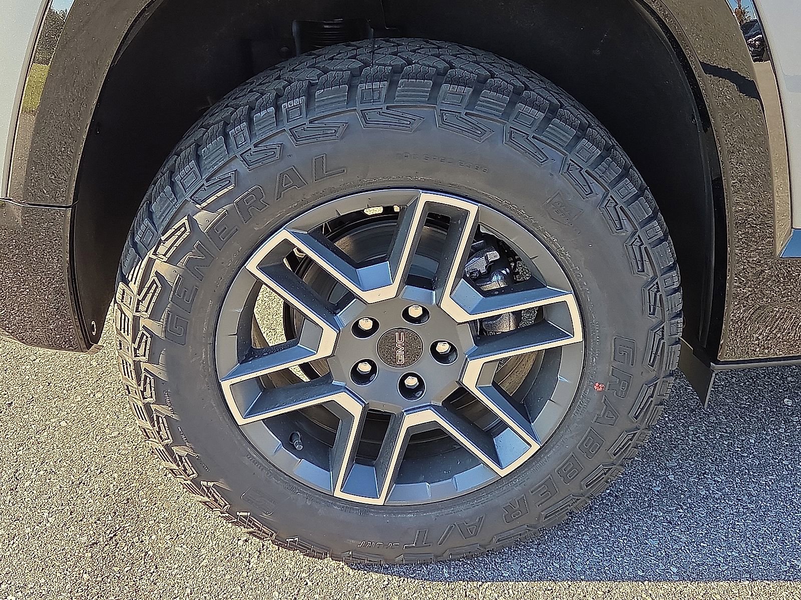 Used 2026 GMC Terrain AT4 w/ Technology Package II image 7