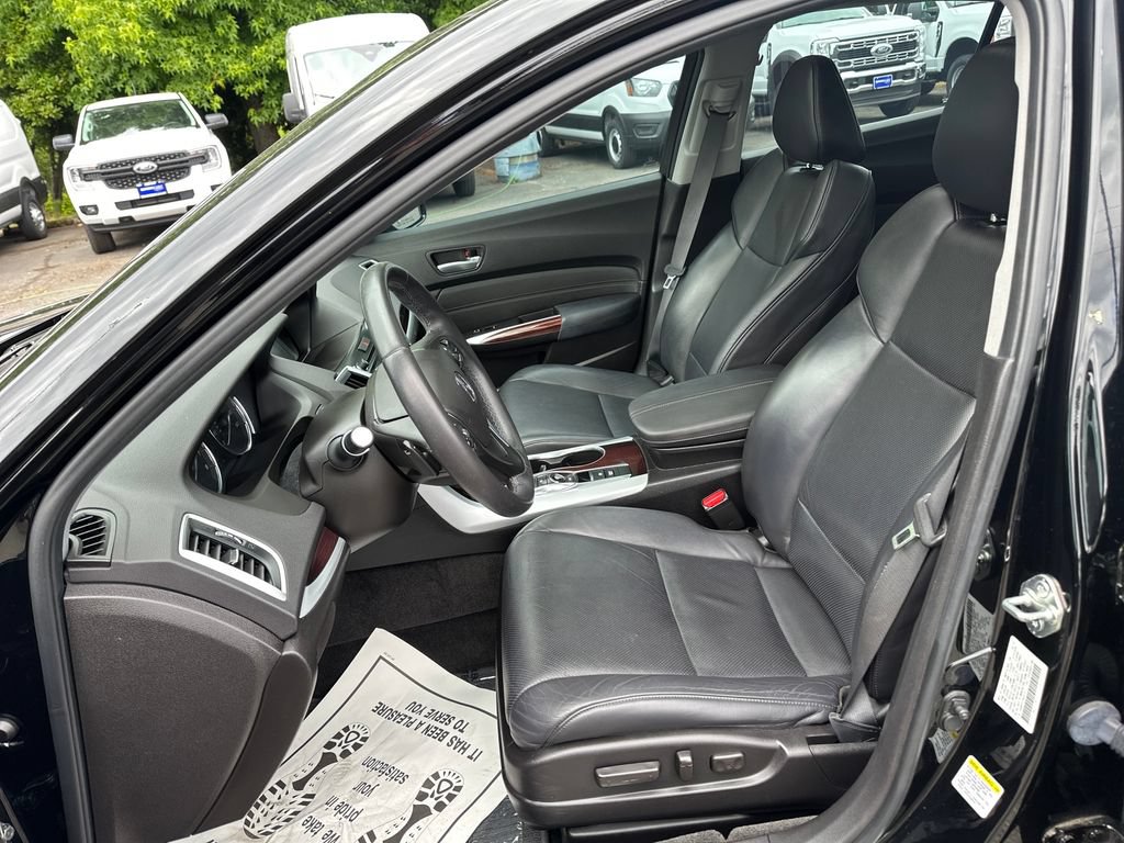 Used 2017 Acura TLX w/ Technology Package FWD image 11
