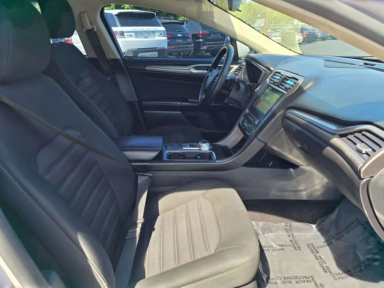 Used 2017 Ford Fusion SE w/ Fusion SE Technology Package FWD image 11