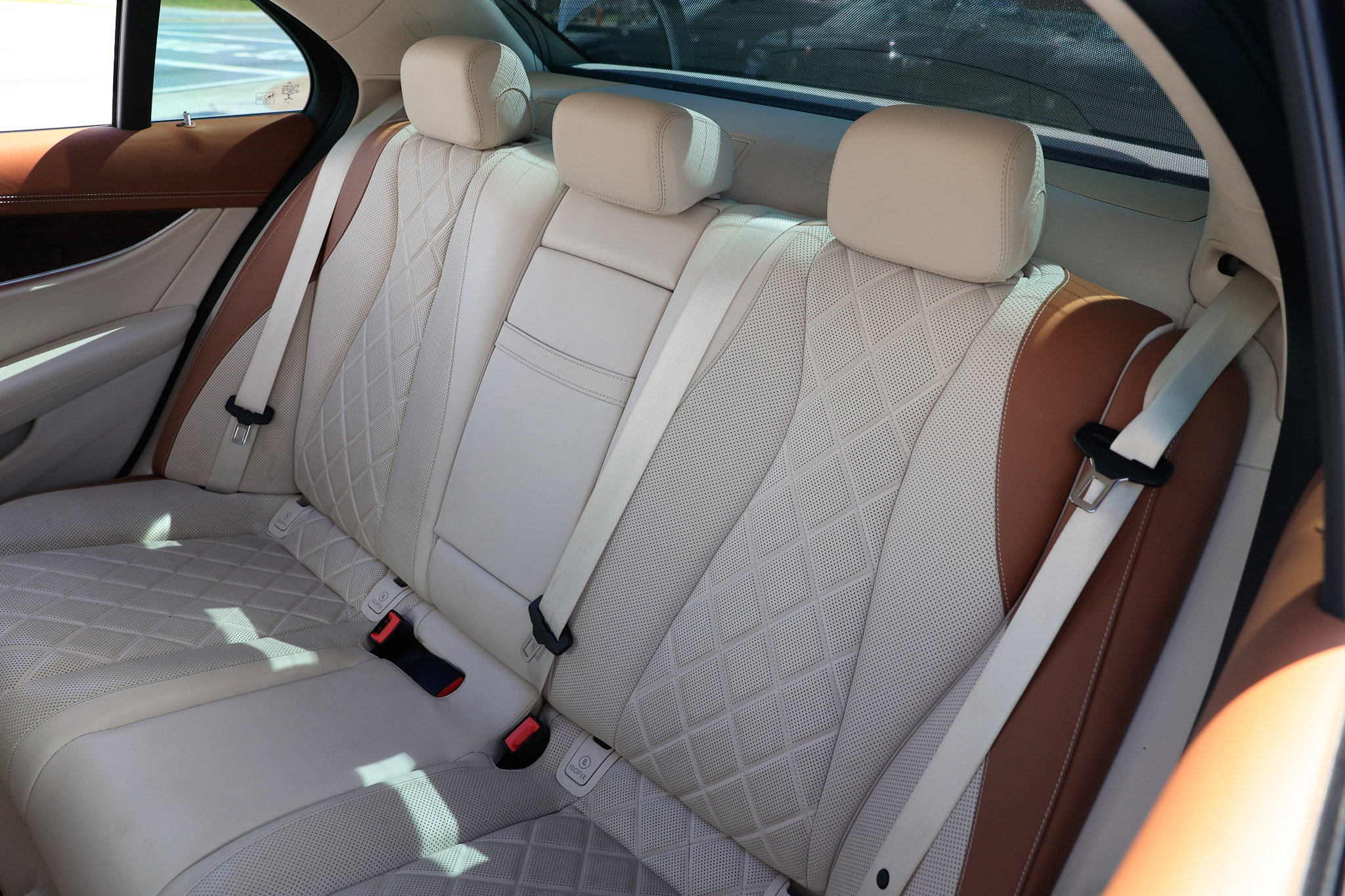 Used 2017 Mercedes-Benz E 300 4MATIC image 13