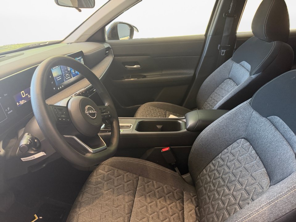 Certified 2026 Nissan Kicks SV FWD image 11