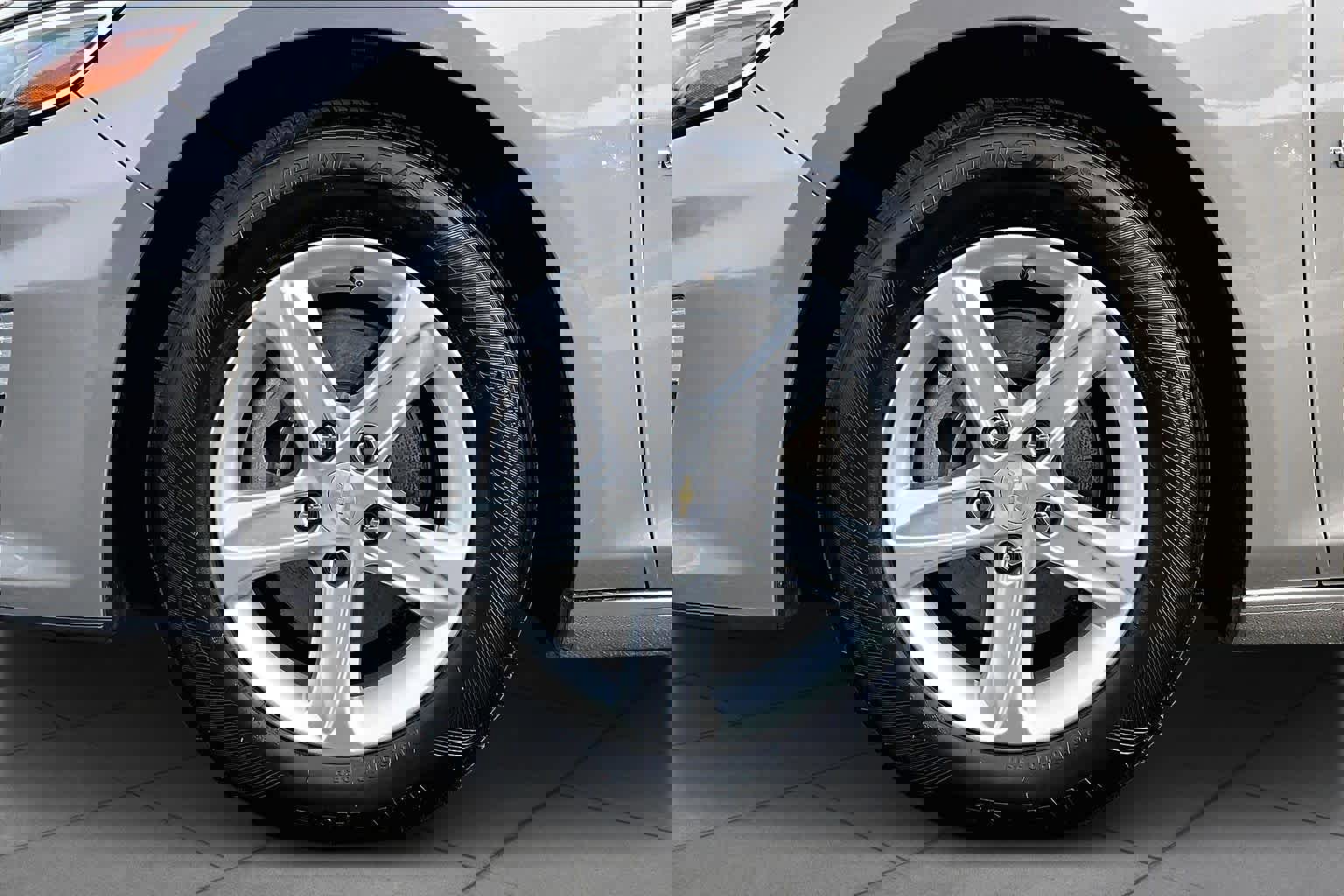 Used 2024 Chevrolet Malibu LT FWD image 11