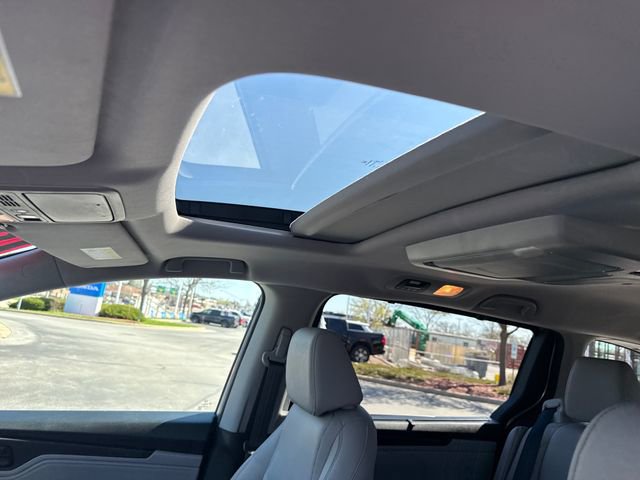 Used 2018 Honda Odyssey Touring image 17