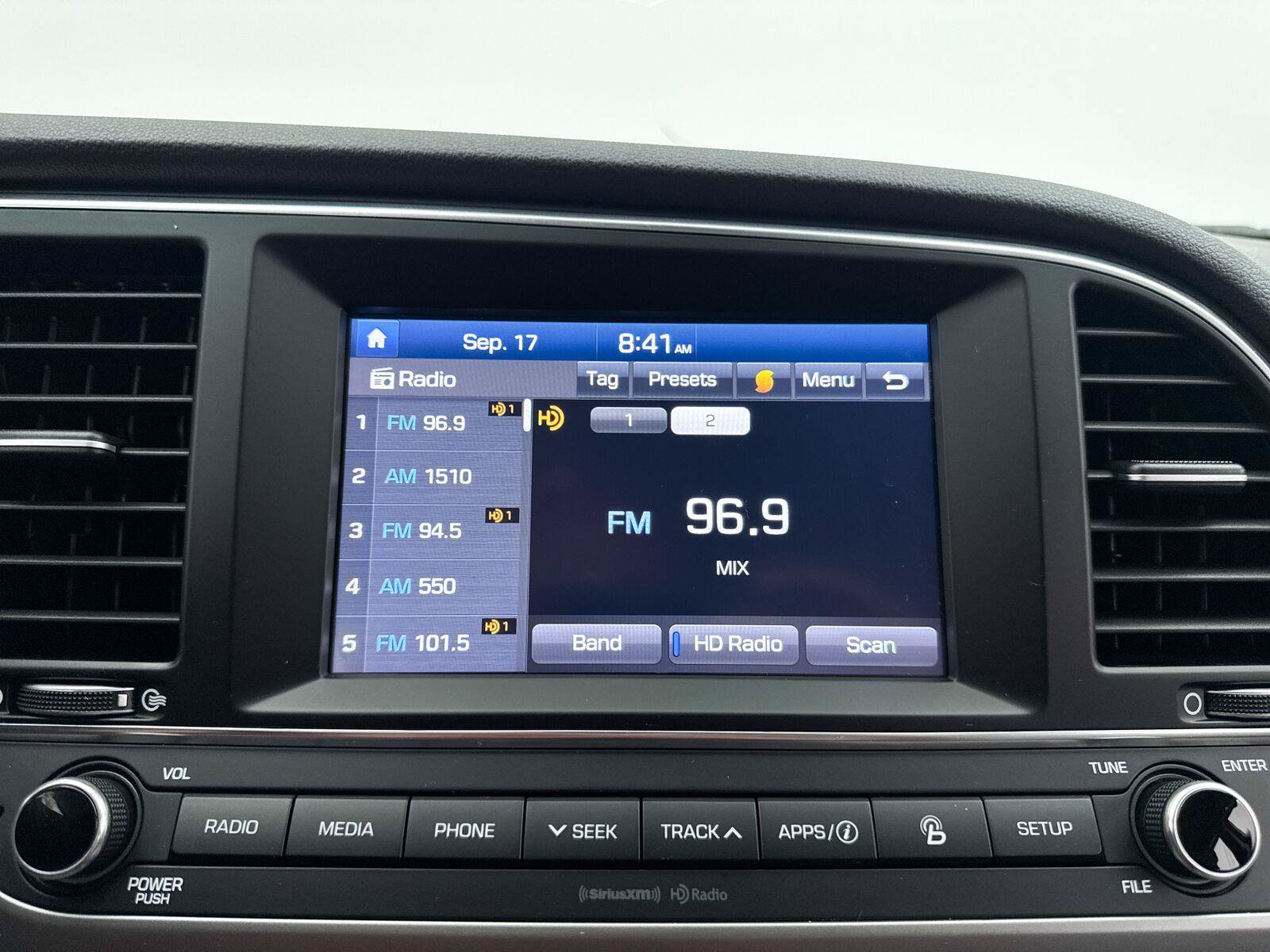 Used 2017 Hyundai Elantra Limited FWD image 21