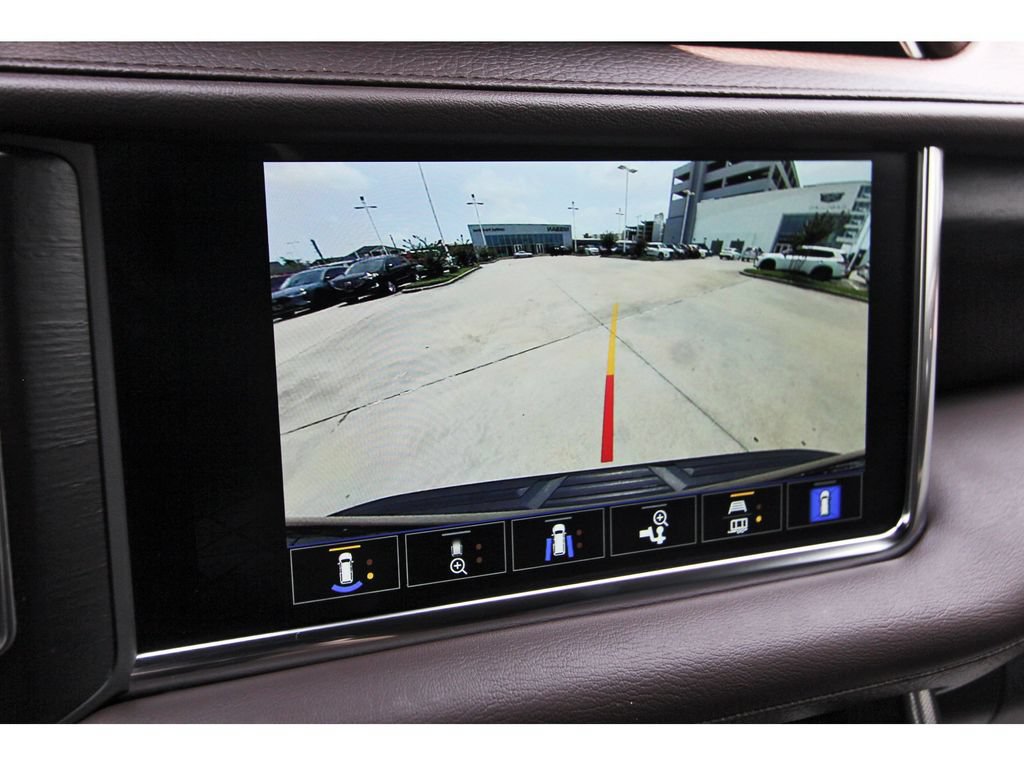 Used 2022 GMC Yukon Denali AWD/4WD image 24