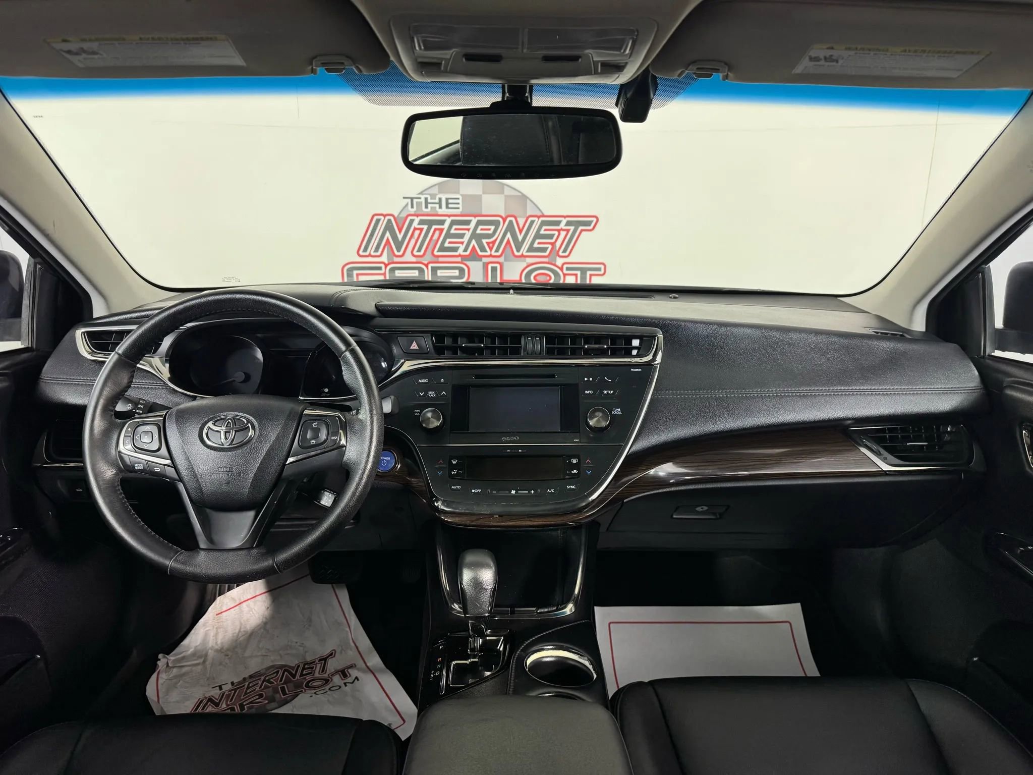 Used 2013 Toyota Avalon Limited image 11