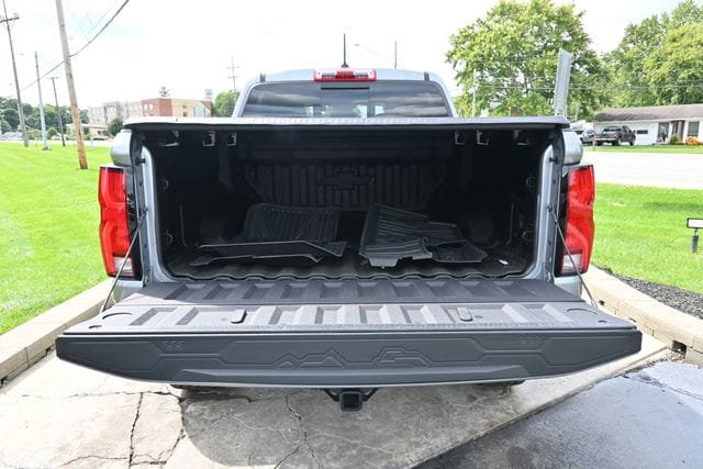 Used 2025 Chevrolet Colorado ZR2 w/ Technology Package AWD/4WD image 22