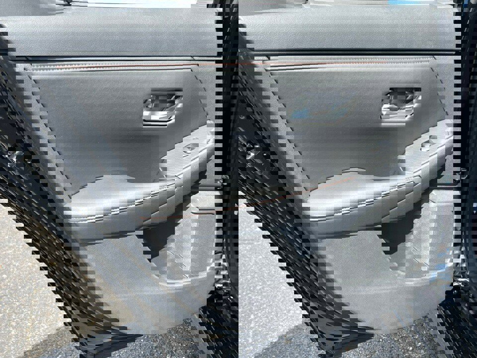 New 2025 Nissan Sentra SR w/ Midnight Edition image 31