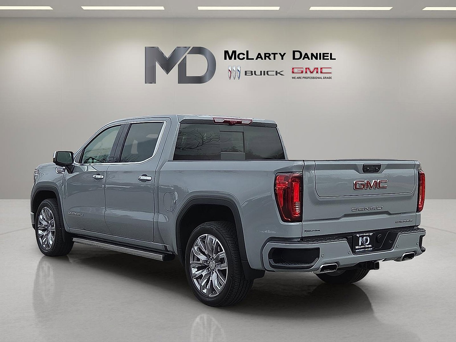 Used 2024 GMC Sierra 1500 Denali w/ Denali Reserve Package image 4