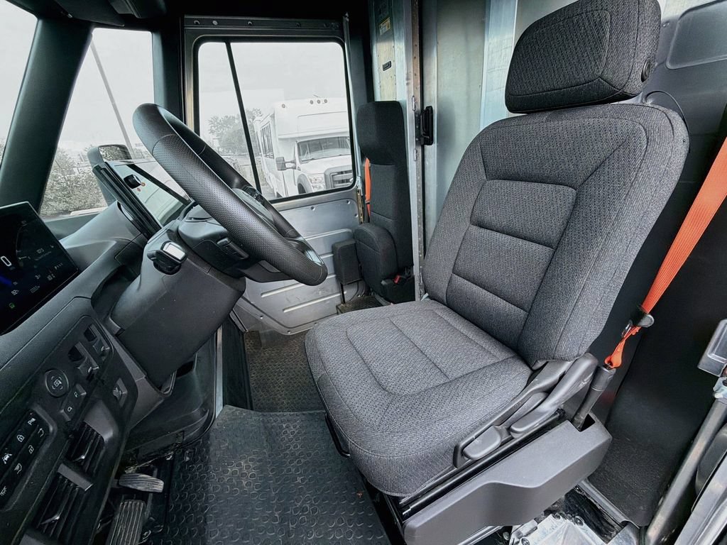 Used 2024 Chevrolet Brightdrop 600 w/ Commercial Equipment Package AWD/4WD image 19