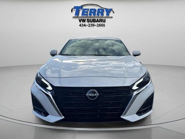 Used 2024 Nissan Altima 2.5 SL image 2