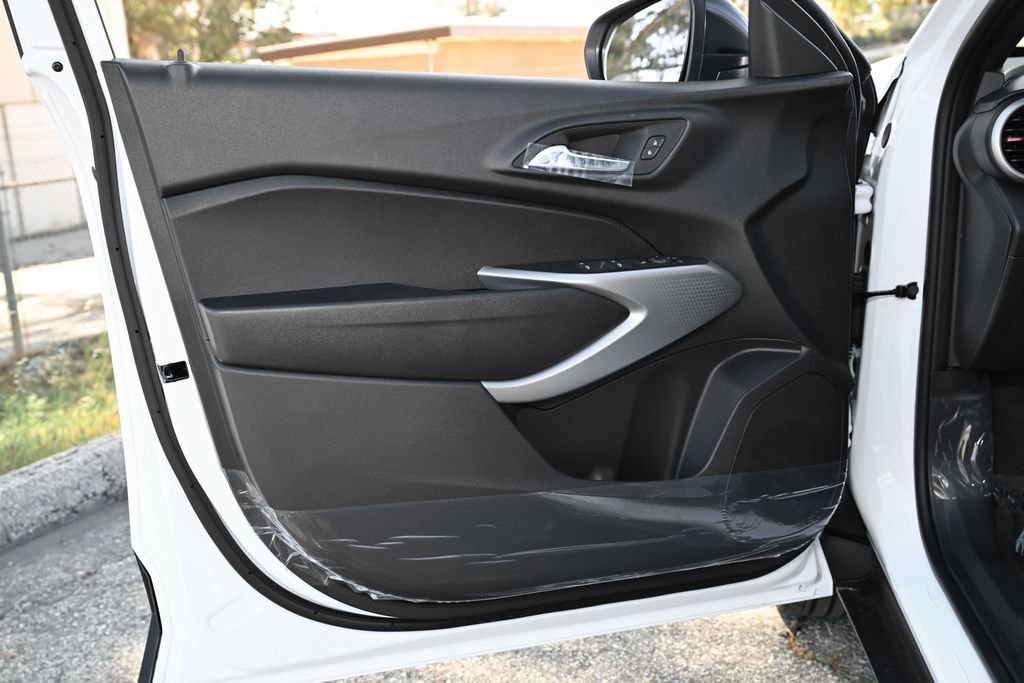 New 2026 Chevrolet Trax RS w/ Driver Confidence Package FWD image 18