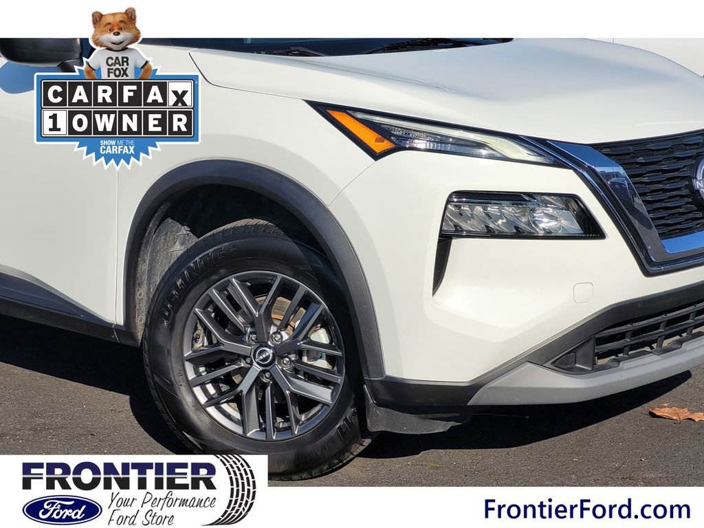 Used 2023 Nissan Rogue S image 4