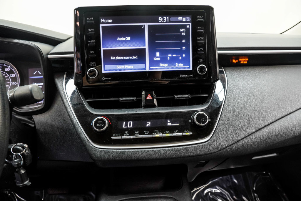 Used 2022 Toyota Corolla LE FWD image 25