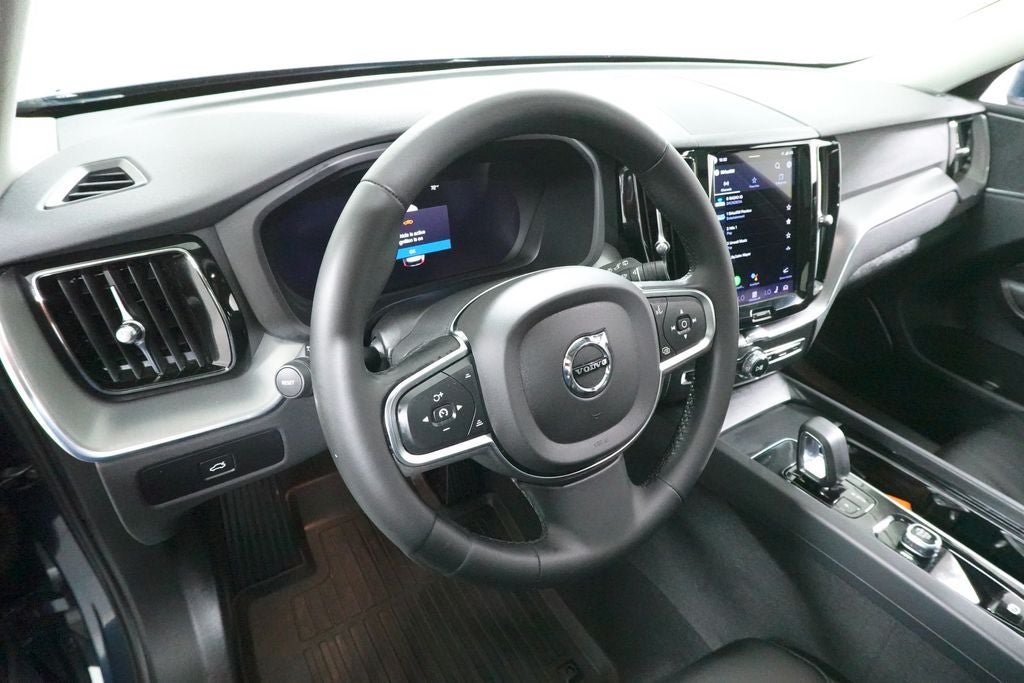 Used 2023 Volvo XC60 B5 Core w/ Climate Package AWD/4WD image 23