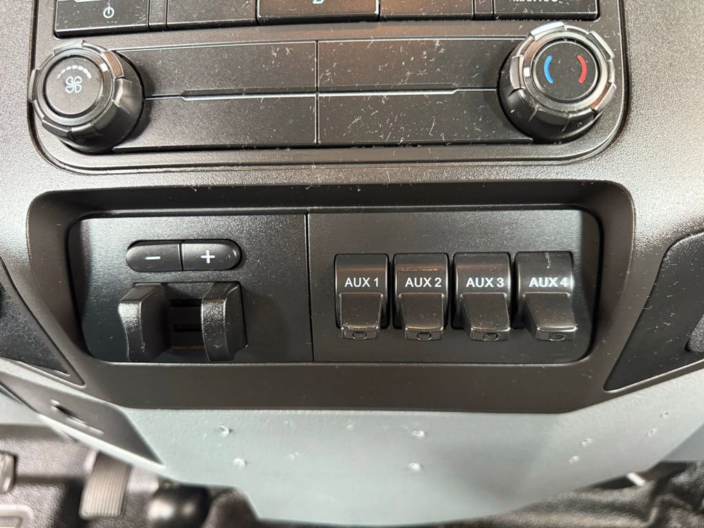 Used 2011 Ford F550 4x4 SuperCab Super Duty w/ PWR Equipment Group image 37