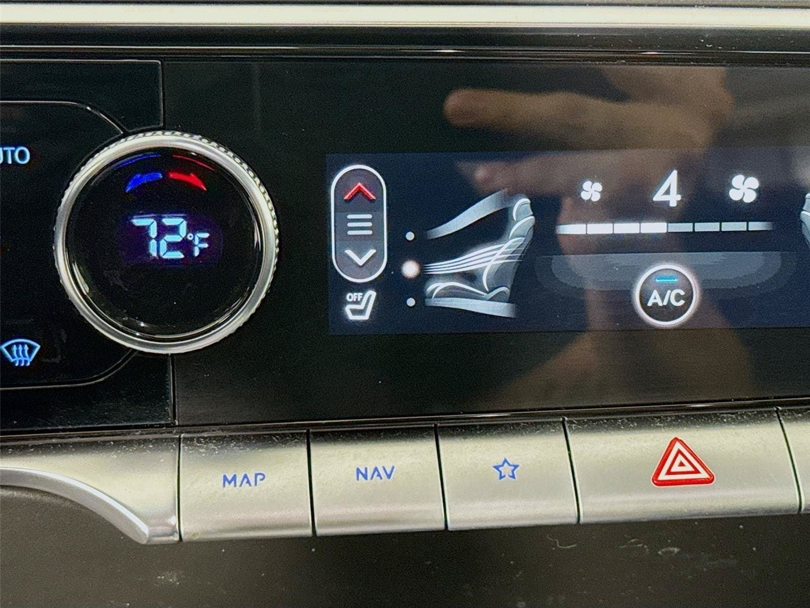 Certified 2022 Genesis GV70 2.5T AWD/4WD image 21