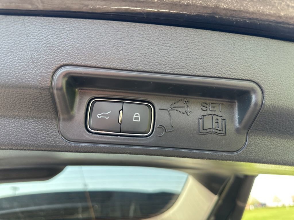 Used 2025 Ford Explorer Active image 10