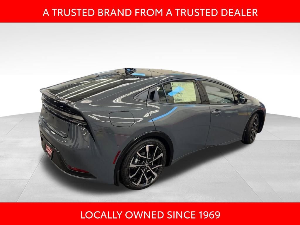 New 2026 Toyota Prius Plug-In Hybrid video 3