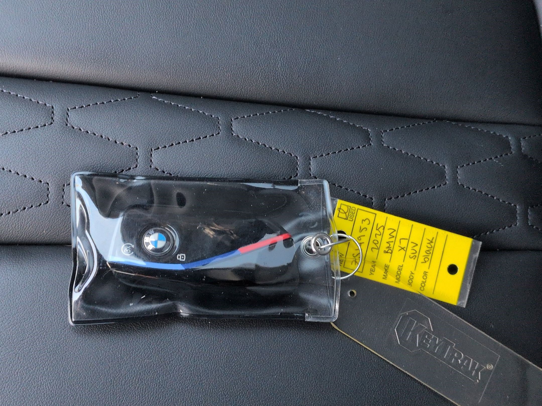 Used 2025 BMW X7 M60i AWD/4WD image 37