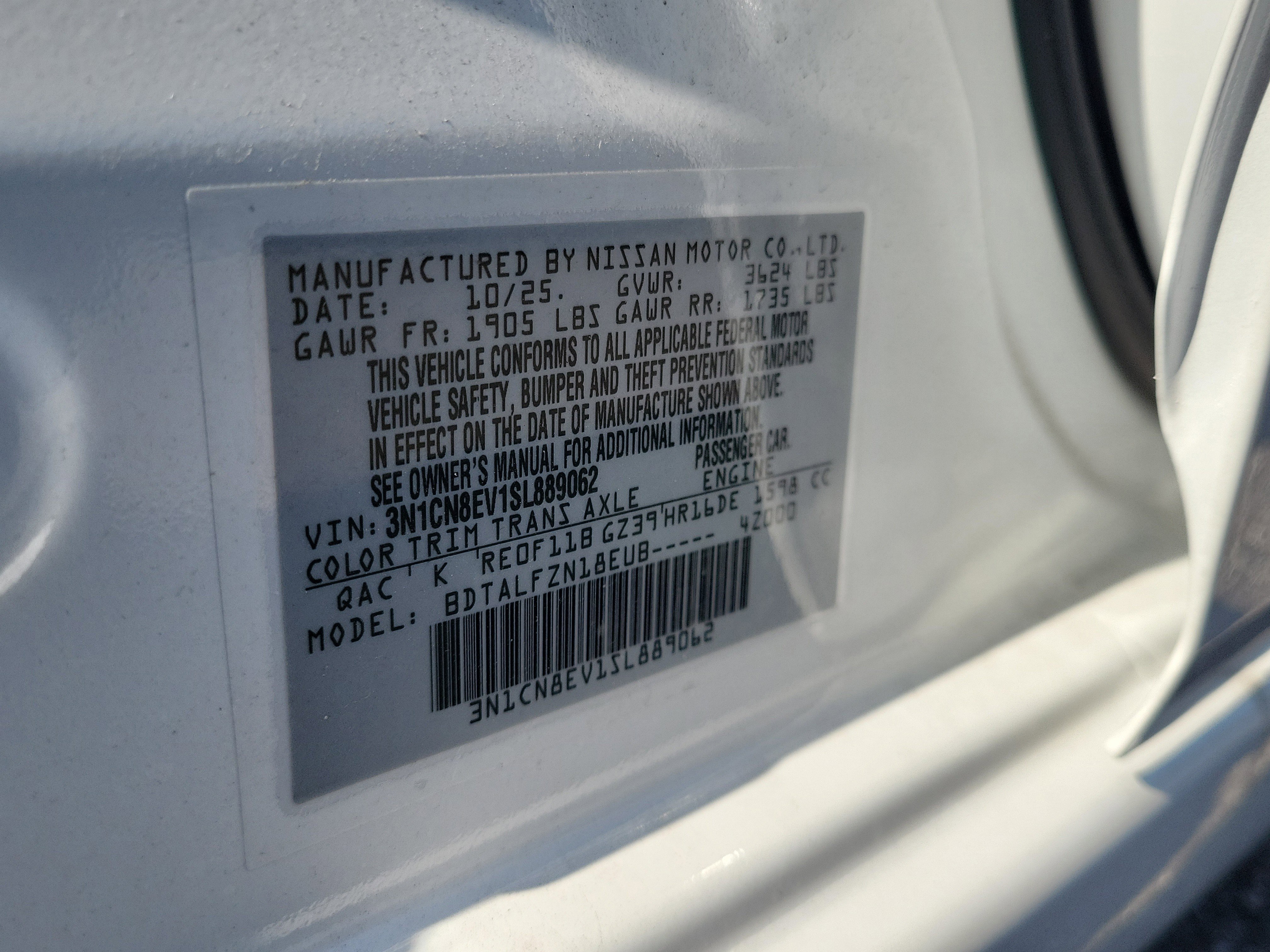 New 2025 Nissan Versa SV w/ Trunk Package FWD image 32