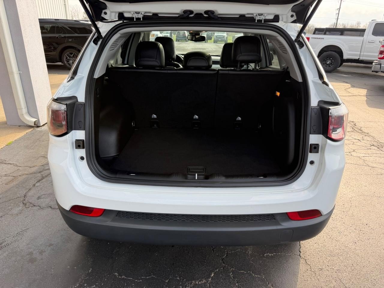 Used 2022 Jeep Compass Latitude w/ Sun and Sound Group image 5