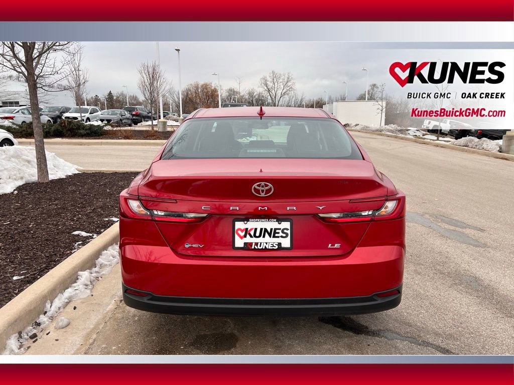 Used 2025 Toyota Camry SE image 7