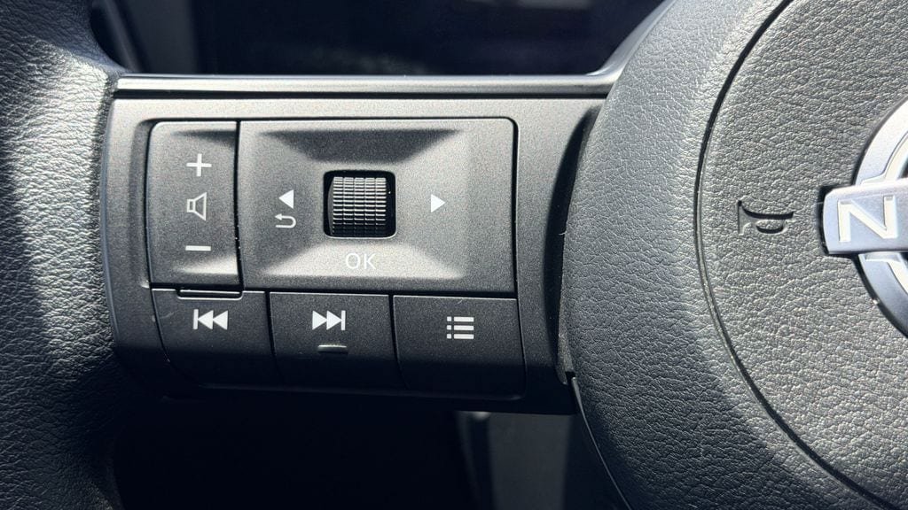 Used 2025 Nissan Kicks S FWD image 21