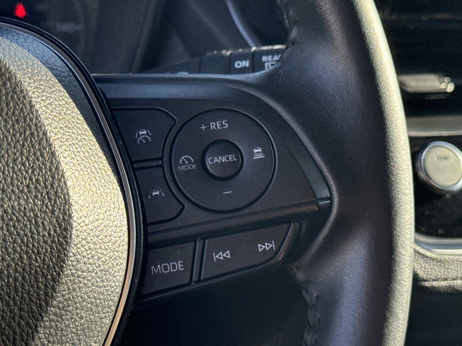 Used 2024 Toyota Corolla Cross LE image 10