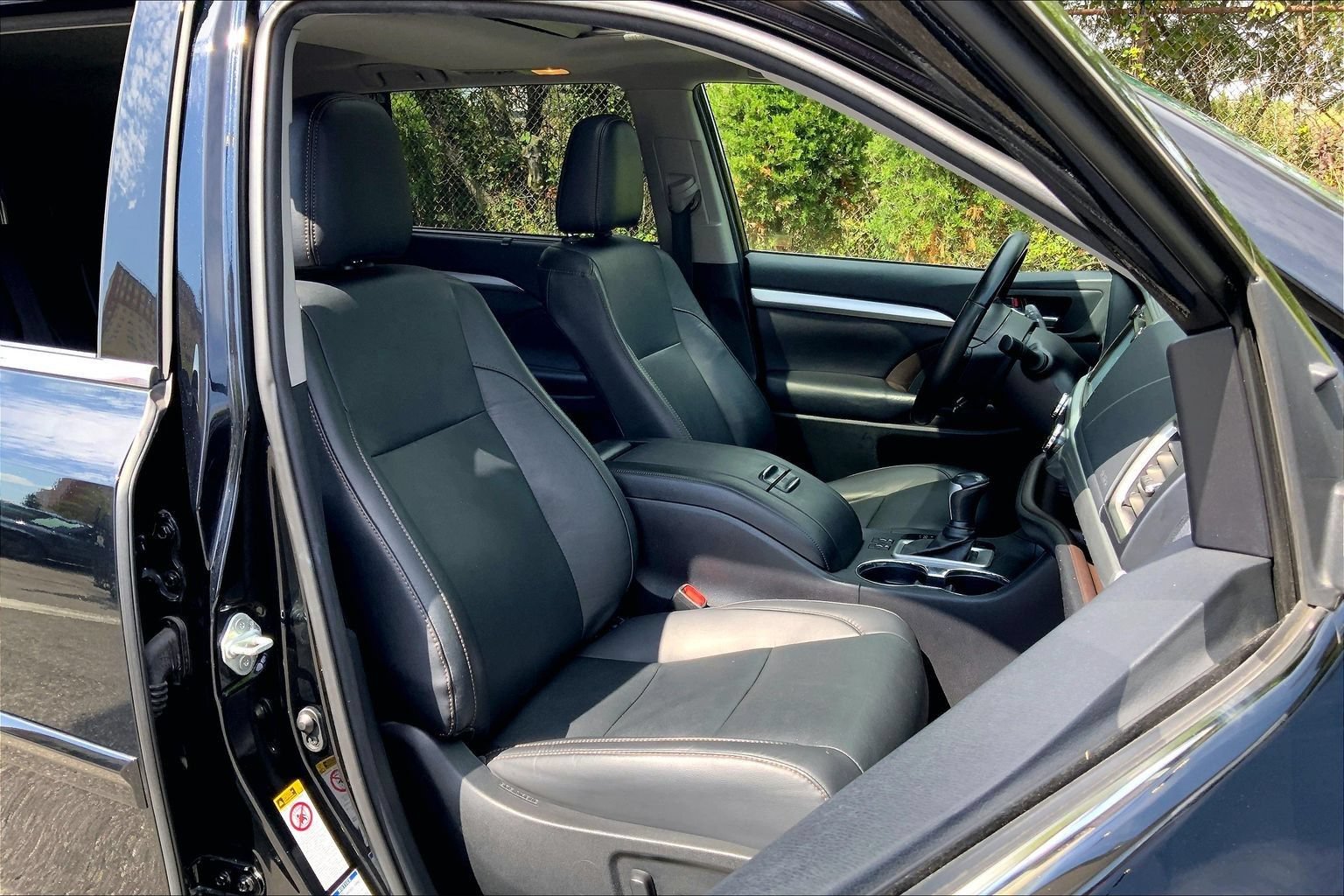 Used 2019 Toyota Highlander XLE AWD/4WD image 8