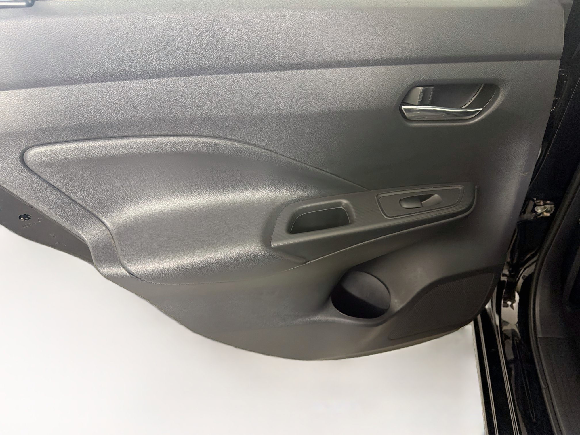 Used 2024 Nissan Versa SV FWD image 24