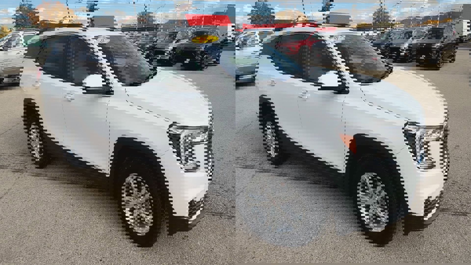 Used 2023 GMC Terrain SLE w/ Driver Convenience Package image 2